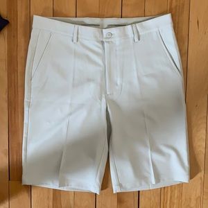 Greg Norman Light Khaki Golf Shorts size 32